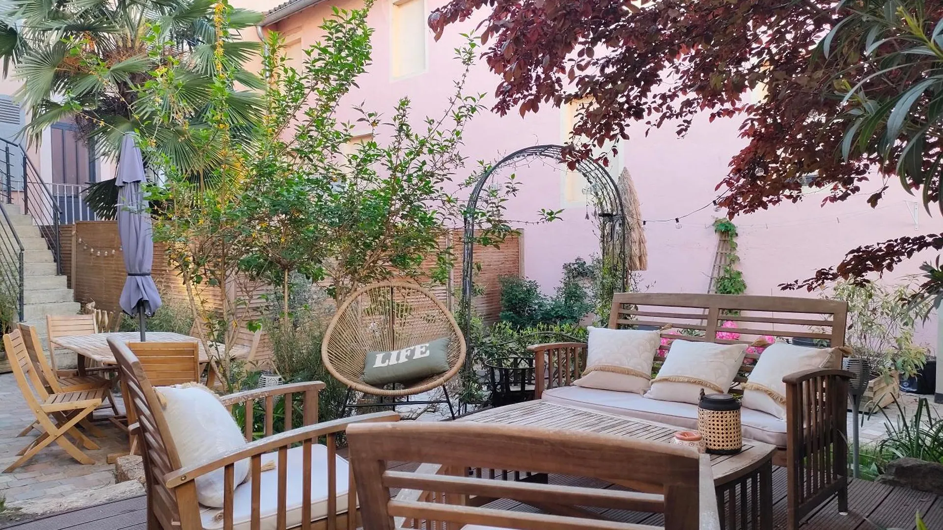 Bed and Breakfast La Chamade En Beaujolais Anse 0*,  Frankreich